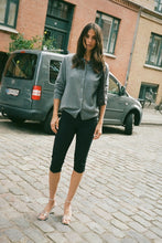 Load image into Gallery viewer, Core Capri Leggings Black