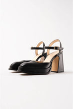 Load image into Gallery viewer, MALASANA Leather Pumps - Black
