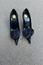 Load image into Gallery viewer, Rosette - Black
