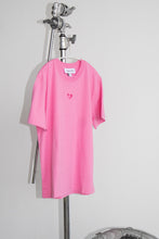 Load image into Gallery viewer, Boxy Heart tee - Pink
